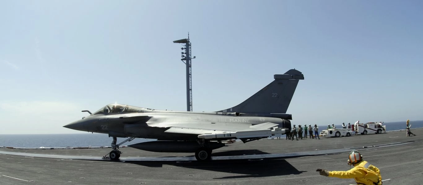 Τα Rafale του Charles de Gaulle σε ασκήσεις με μαχητικά της ΠΑ